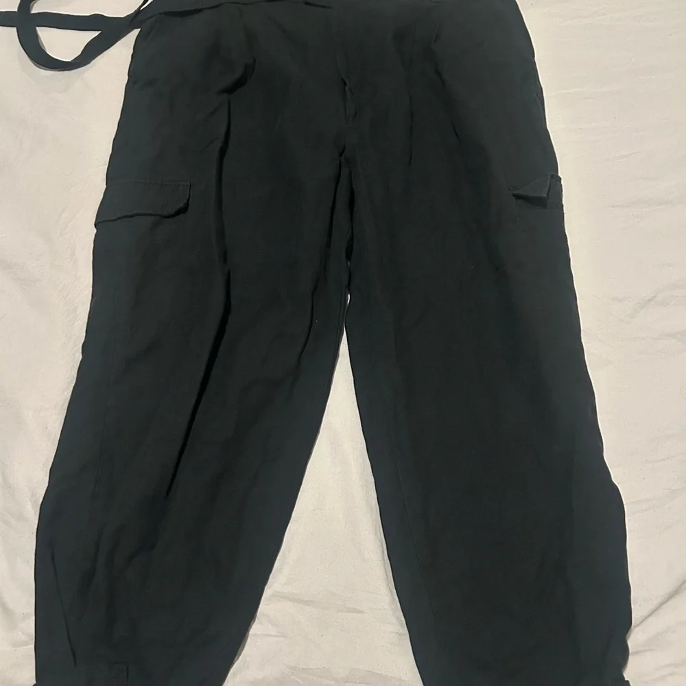 Banana Republic BLACk COLOR Cargo Joggers